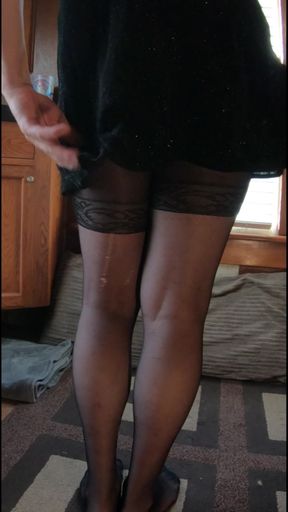 Daphne fixes her nylons