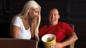 Sexy porn bombshell seduces a guy at the cinema and gets off with him