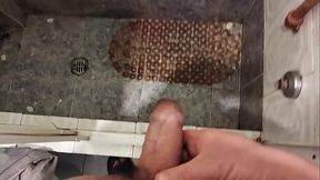 Me exite escuchando follar a los vecinos