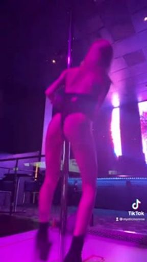 Mystic Monroe’s FAMOUS Move!