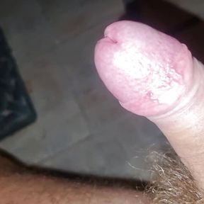 AMATEUR   HANDJOB - ITALIAN HUGE COCK