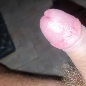 AMATEUR   HANDJOB - ITALIAN HUGE COCK