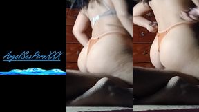 ¡hermosa jovencita ejercitando su culo redondo con sentadillas en una polla!