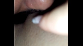 Chupando buceta com piercing