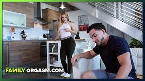 FamilyOrgasm - Cute Tempted her Stepbro after her Girlfriend Broke his Heart, Sloan Harper, Peter Green