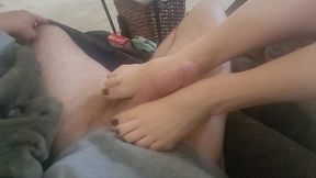 belle uses her pretty painted toes to catch a load