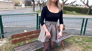 Célibataire endurcie, Alice, 30ans, vient chercher de l'action !