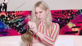 Ggummii - Stoner Girl Squirts To Porn