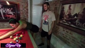 sexo em cima da mesa de sinuca com zgaucho pussyhunter e as meninas argentinas