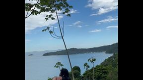TRANSAMOS FORTE NO ALTO NA TRILHA COM VISTA A PRAIA SECRETA
