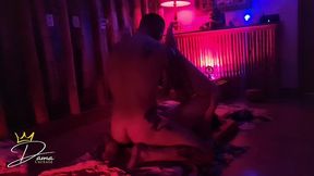 esposa recebe massagem tantrica na frete do marido corno - wife receives tantric massage from her cuckold husband