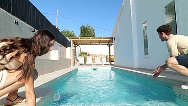 Candie and Alex around the world Alicante
