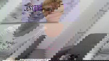Czech goddess blows a massive rod and squirts