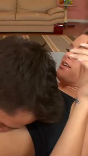 Vom Kickbox Trainer nach taeuschung gefickt und besamt worden   Clip 2