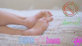 Lounge Feet!: Babs Bear shows off her feet in bed!