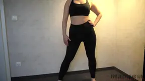 Tight yoga pants cutie gets creampie
