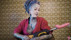 tattooed teen testing fuck machine with her anal