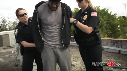 Suspect wearing the wrong colors is caught by perverted milf cops