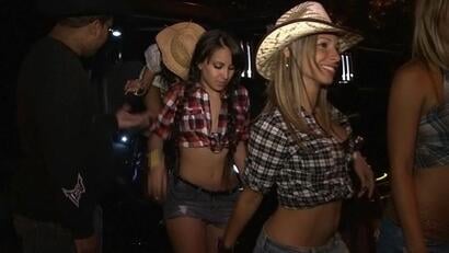 Cowgirls dans le VIP