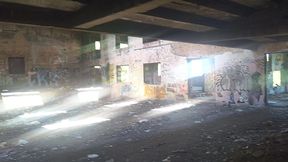 malokas da quebrada foram no terreno do vizinho abandonado fazerem sexo bem puto part -1