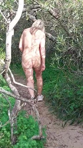 Granny Looks for a Lover Nacked in the Woods