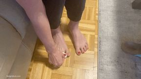 DOING MY PEDICURE RED TOENAILS - MOV HD