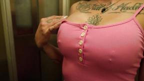 ”Endy, 32 years old, hairdresser in Lille!”