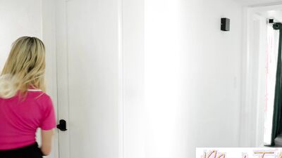 Softball MILF Aiden Ashley Gets a Good Pussy Grip in Stepson's Balls and Hard Wood S1:E2