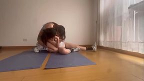 Lucha libre femenina en zapatillas y medias