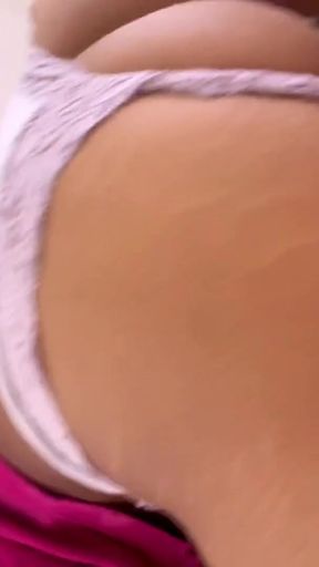 Beautiful Latina gets fucked in the morning and ends up getting a cumshot inside her vagina   Clip 1