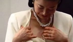 little japanese cougar fucked with toys