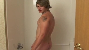 Next Door Male: Shower Spectacle with Sun-kissed Skyler