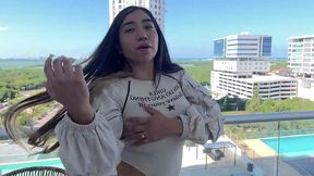 caliente latina de enormes tetas verito aguas es follada por la gran verga de su padrastro en el culo! anal en balcon con mexicana