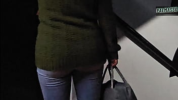 Mi maestro me convenci&oacute_ para follar mi co&ntilde_o a cambio de ense&ntilde_arme las tareas de la universidad. &iexcl_No se lo digas a nadie!