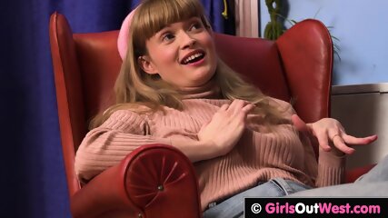 Horny lesbians fuck during foot massage