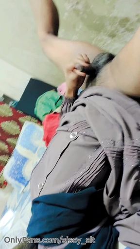 Hijabi muslim kinner hijda try to masturbate impotent penis