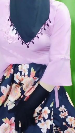 Must-share moment from &quot;Indian beautiful village housewife having sex in the room - clear Hindi audio&quot;