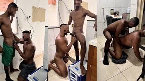 entregador de agua meteu a piroca no puto do cliente