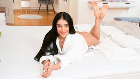 Sultry solo babe massages her own pussy