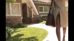 Black cougar &amp; withe babe... Very hot lesbian moment..