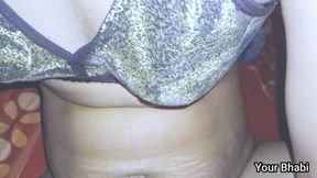 Indian hot bhabhi removed the water by fingering in chute, pat 1