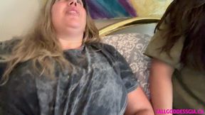 Gia and Elle Devour Their Post-Workout Snack