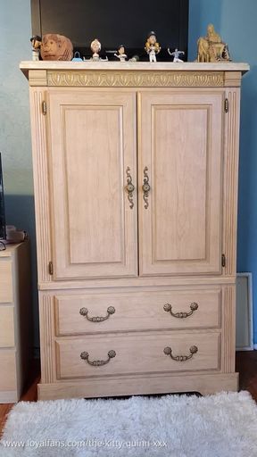 Kitty's Sexy Striptease