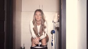 Toilet while talking at work mp4 FULL HD