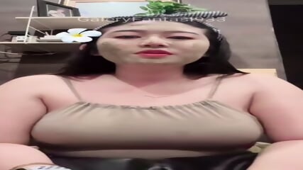 Mamah muda kesayangan