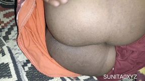 Desi bhabhi big boobs and big ass to mouth