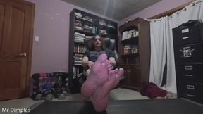 Worship my sweaty feet!