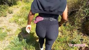 DR PUSSY2 - Angolana chupa pau e deixa se ser fodida rapidinho na natureza para celebrar a compra do novo carro