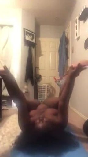 Nude yoga with Naomi