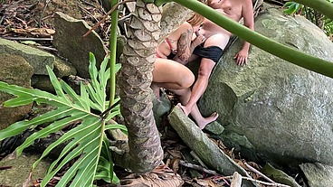Fizemos a maior suruba na praia pra todo mundo ver - sexo ao ar livre na praia